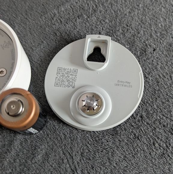 Google nest temperature sensor & battery *no box included* (ref#5) - Picture 5 of 8